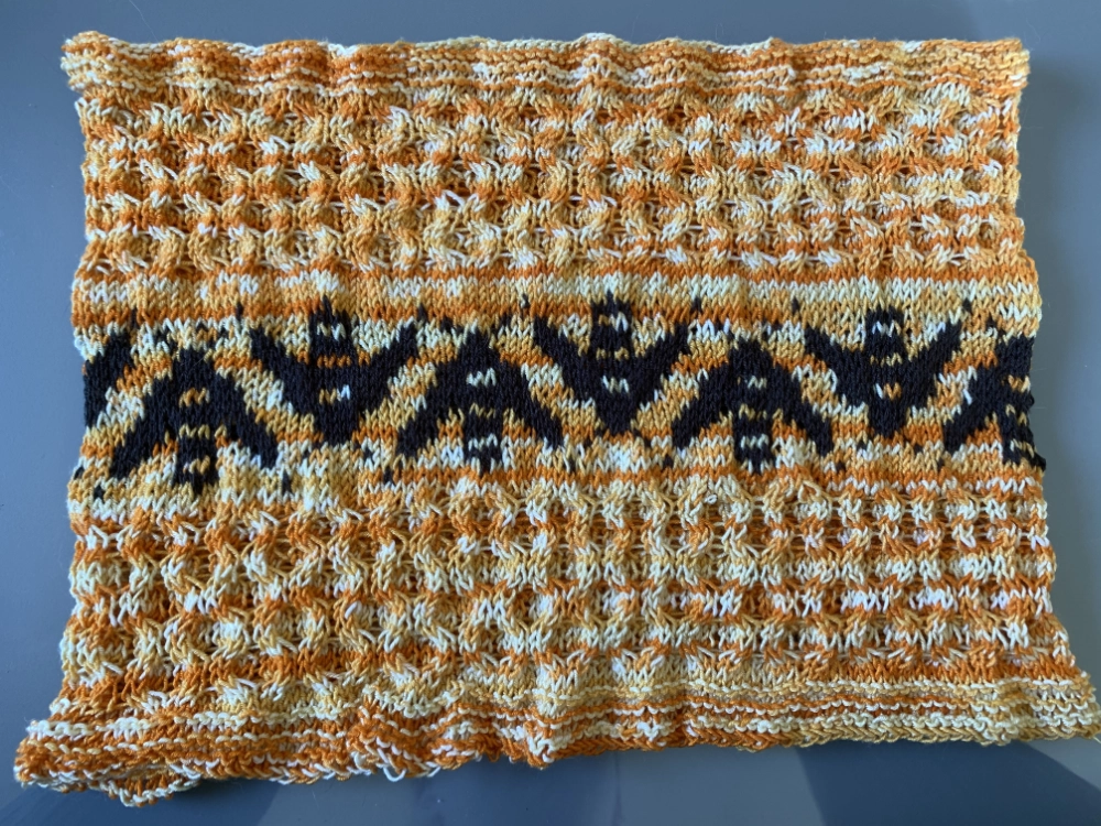 Knitted Bee Cowl